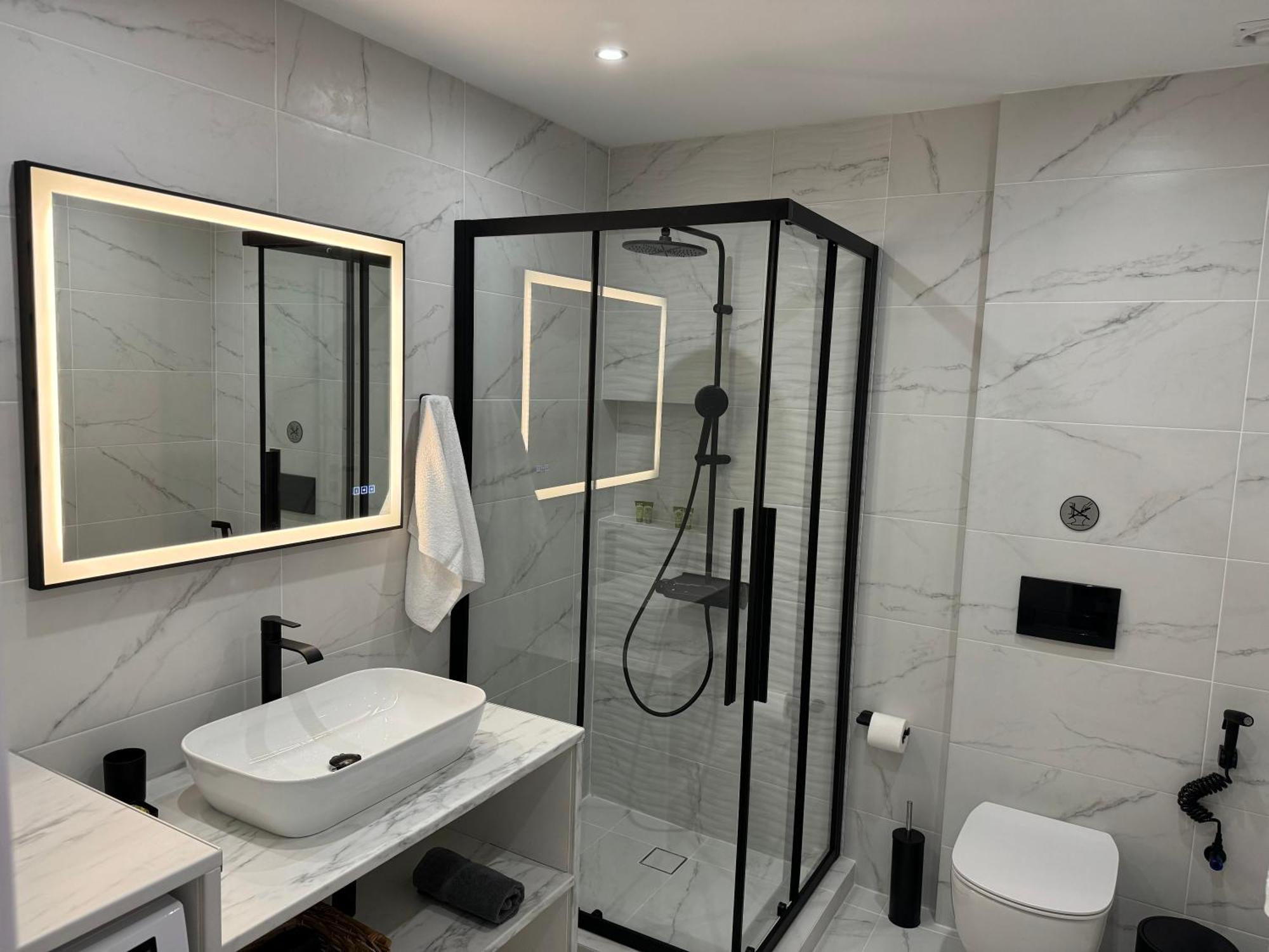 4 * Aegina